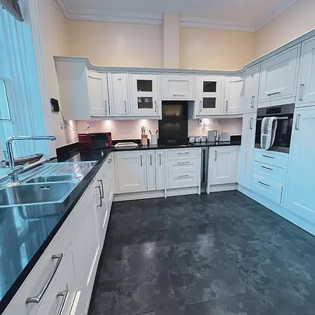 Apartment Location Location Location! Spacious Centre 2bed 2bath *