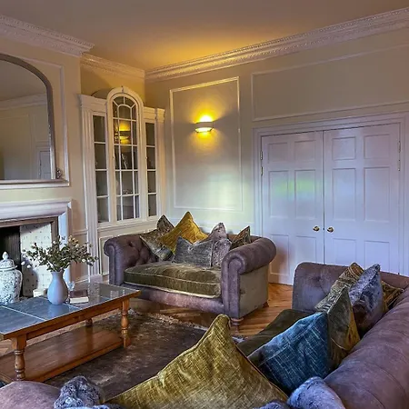 Location Location Location! Spacious Centre 2bed 2bath *