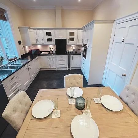 Apartment Location Location Location! Spacious Centre 2bed 2bath *