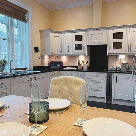 Apartment Location Location Location! Spacious Centre 2bed 2bath Leeds (West Yorkshire)