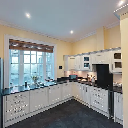Apartment Location Location Location! Spacious Centre 2bed 2bath Leeds (West Yorkshire)