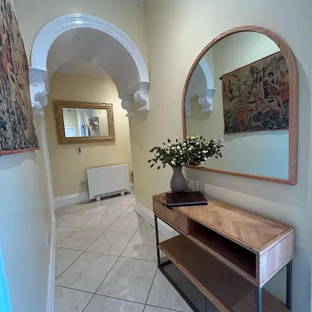 Apartment Location Location Location! Spacious Centre 2bed 2bath *