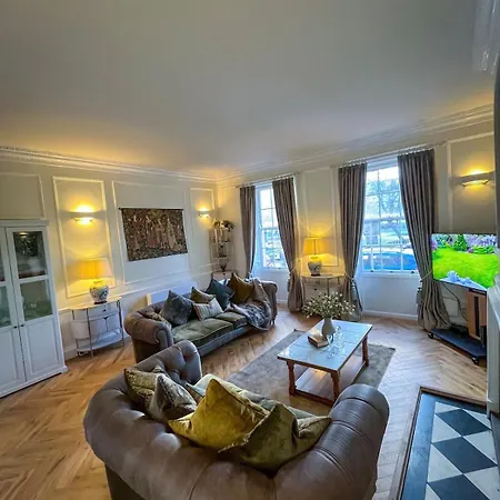 Apartment Location Location Location! Spacious Centre 2bed 2bath