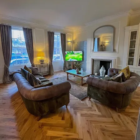 Apartment Location Location Location! Spacious Centre 2bed 2bath